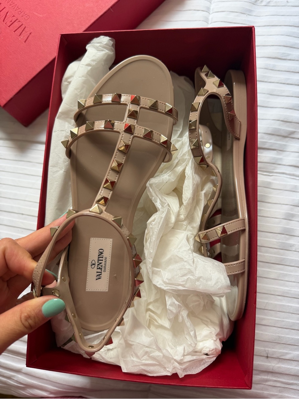 Valentino Garavani Nude Rockstud T-Strap Flat Sandals
